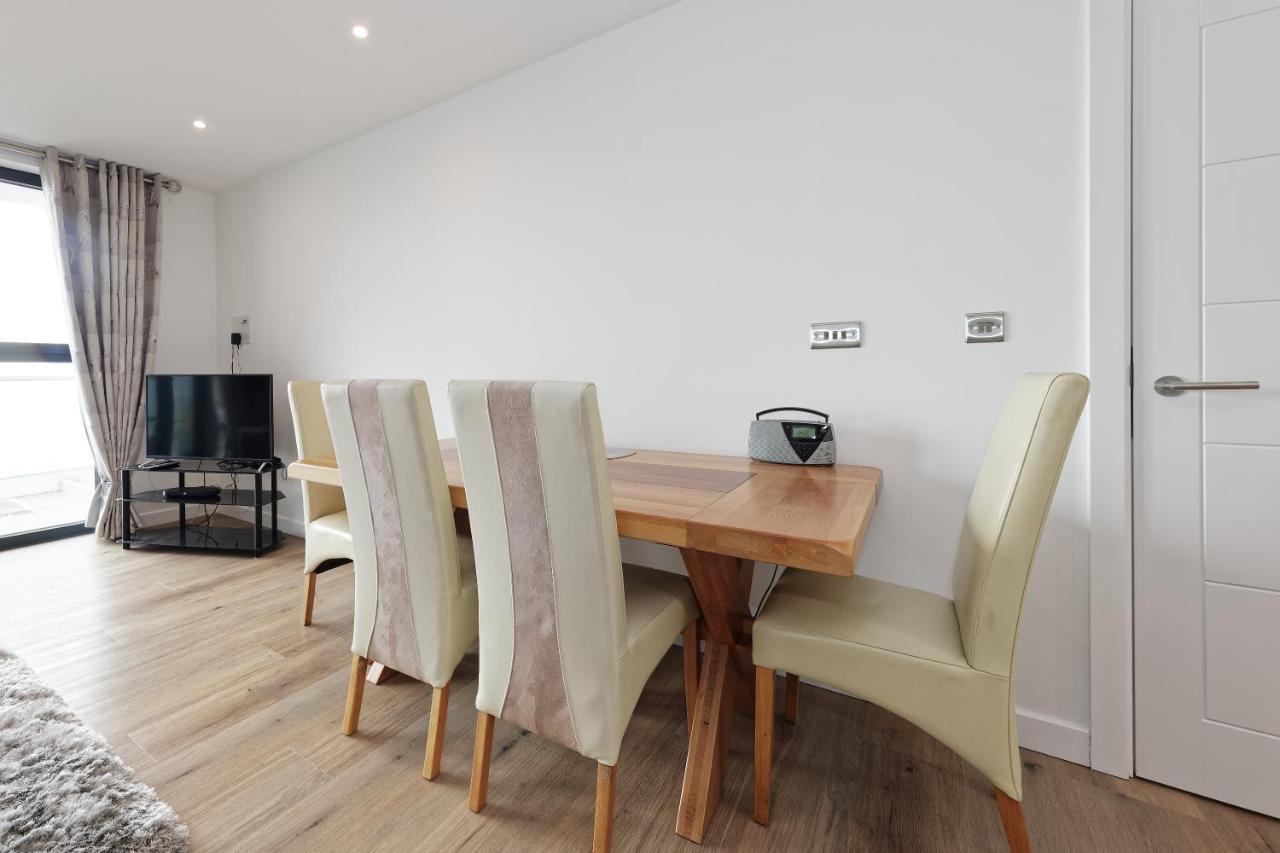 Front 2bed Sea View & Parking Apartment *