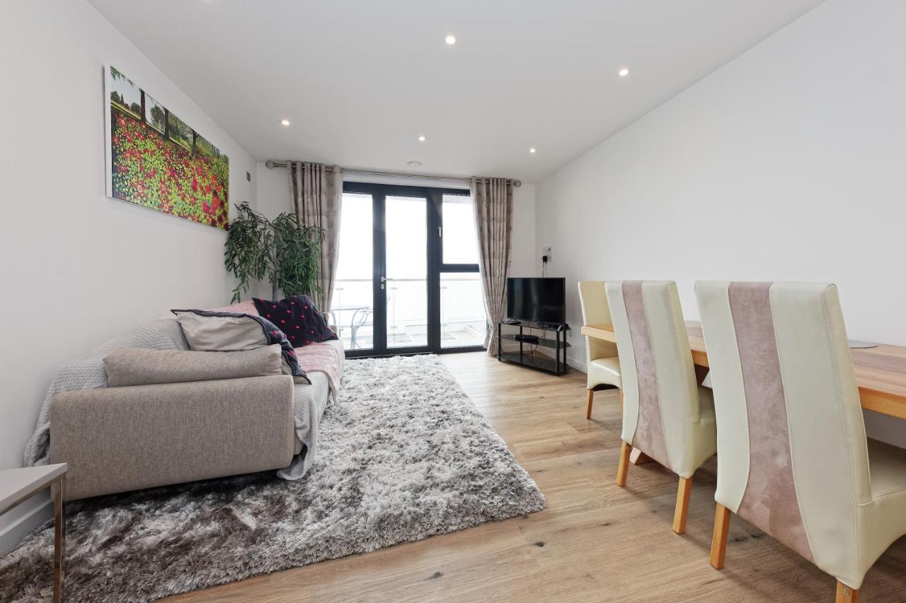 Front 2bed Sea View & Parking