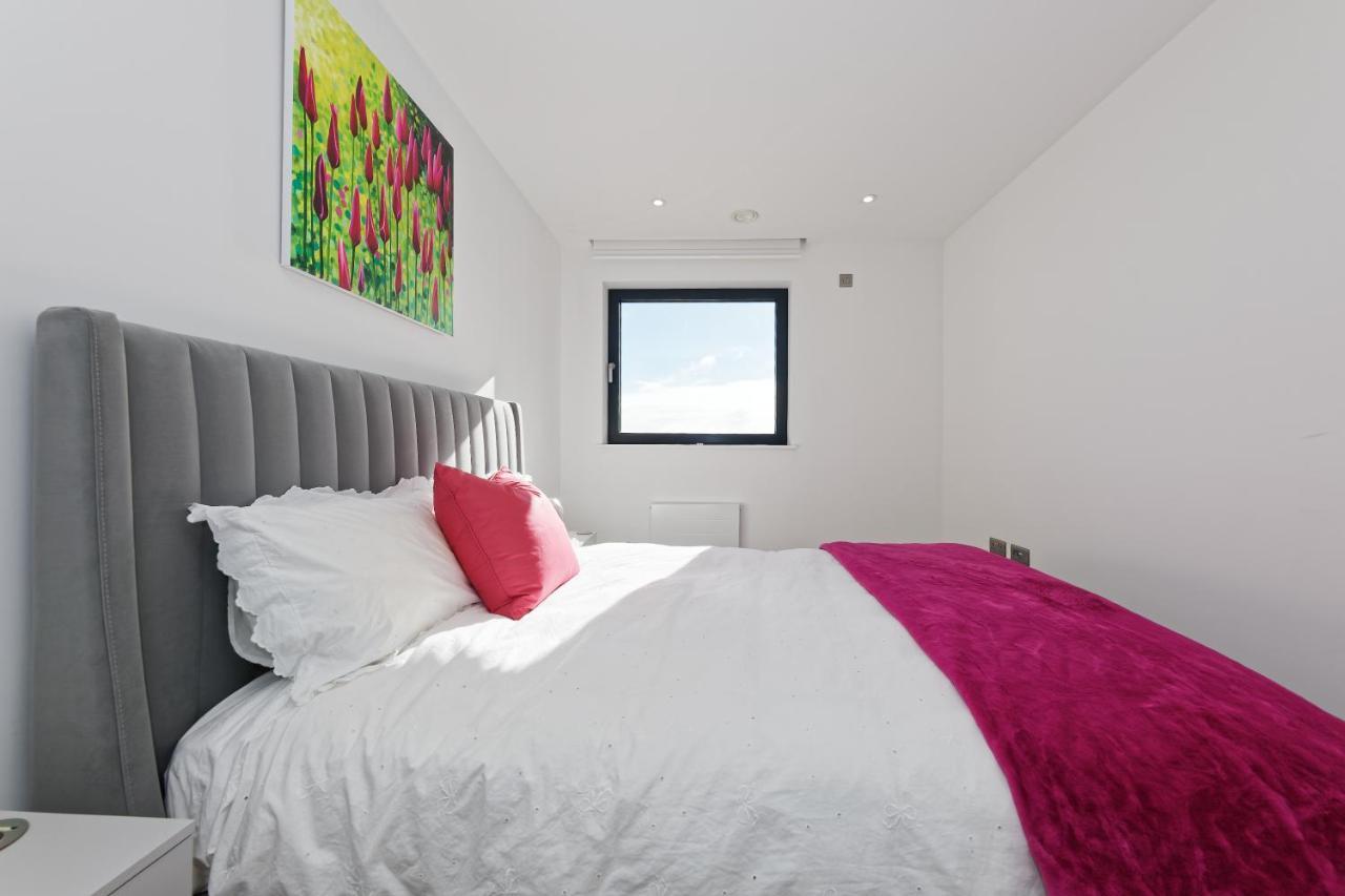Front 2bed Sea View & Parking